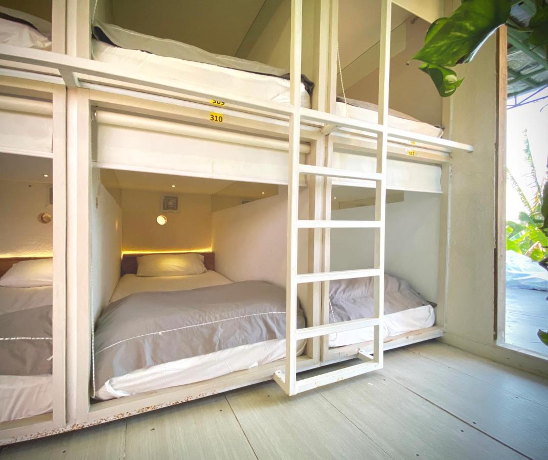 The Hide Hostel At Canggu (Adults Only) Экстерьер фото
