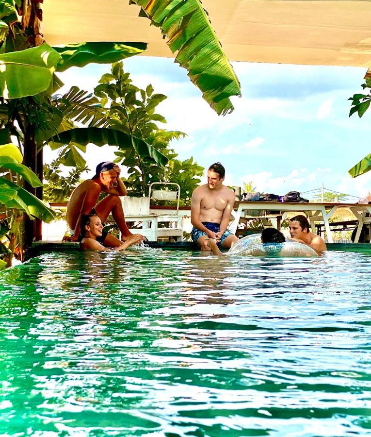 The Hide Hostel At Canggu (Adults Only) Экстерьер фото